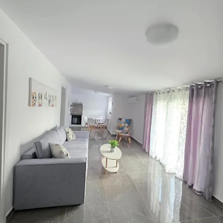 Gavriel's House Eretria Mesochorion (Evrytania)