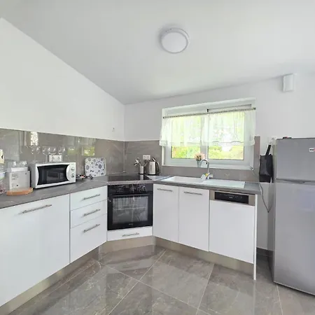 Gavriel's House Eretria